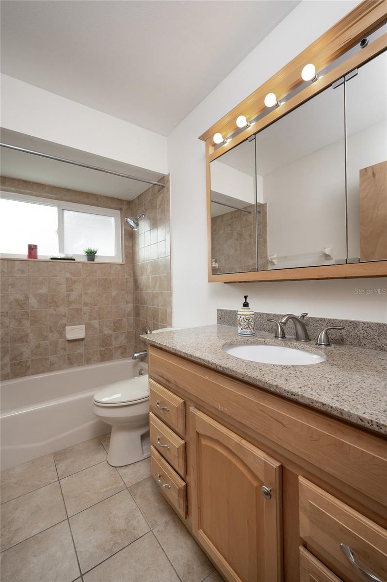 1420 MOORLAND CT