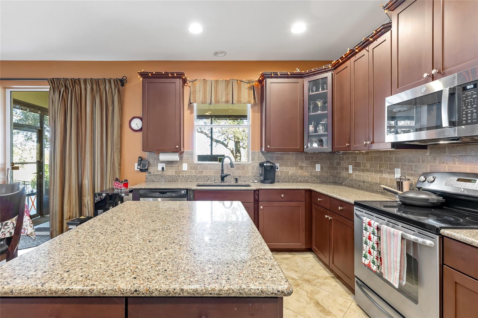 1426 PLUMGRASS CIR