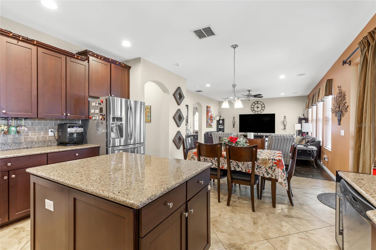 1426 PLUMGRASS CIR