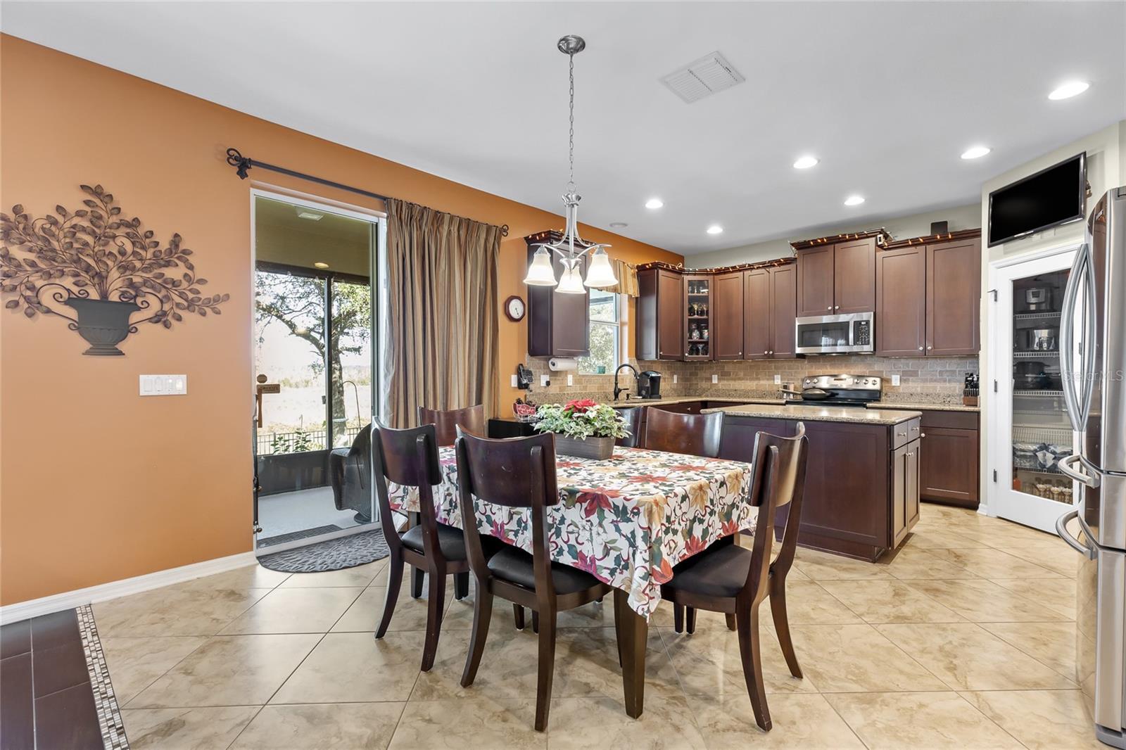 1426 PLUMGRASS CIR