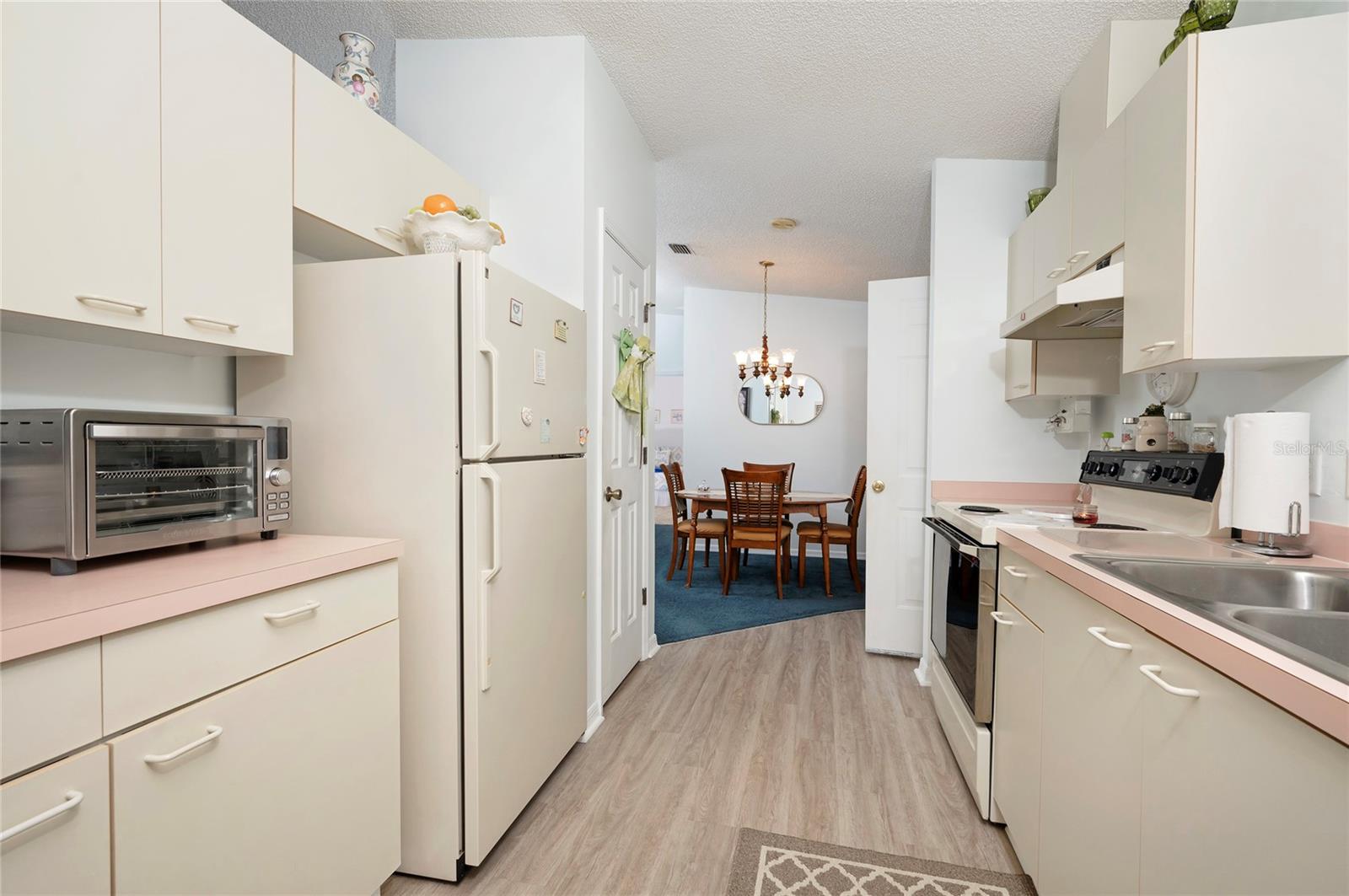 1207 PALMETTO DR
