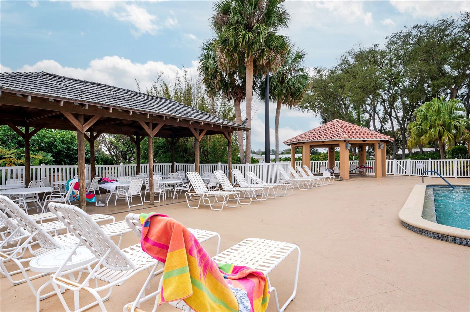 1207 PALMETTO DR