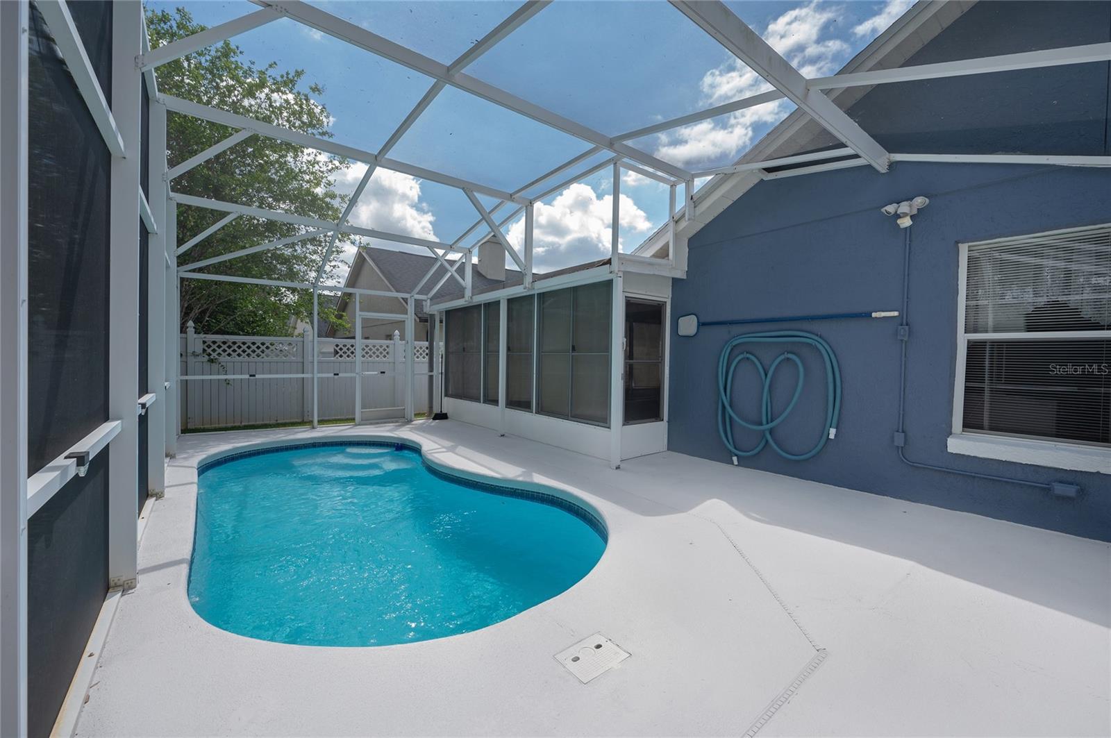 221 BAY ST