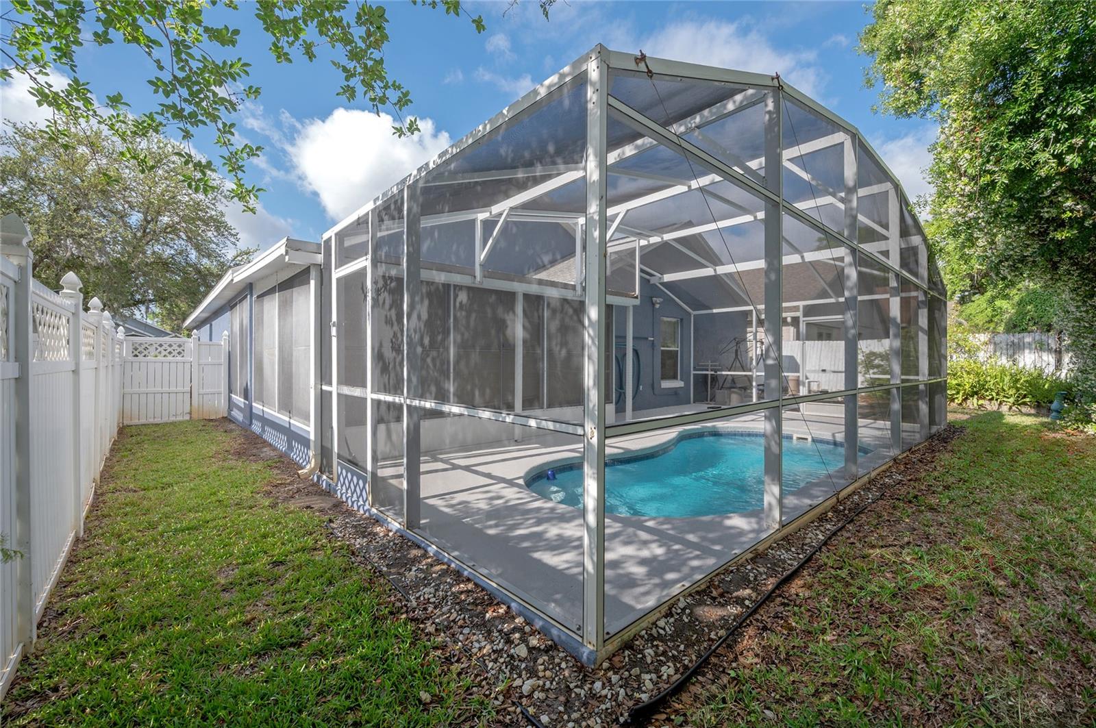 221 BAY ST