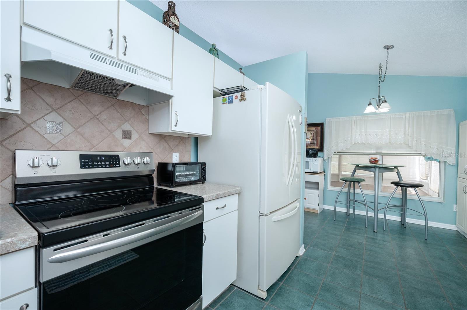221 BAY ST