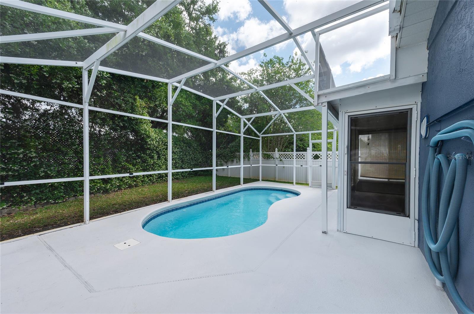 221 BAY ST