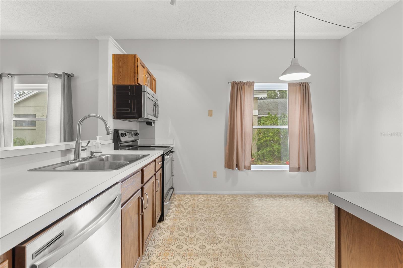 1455 MARGARETE CRESCENT DR