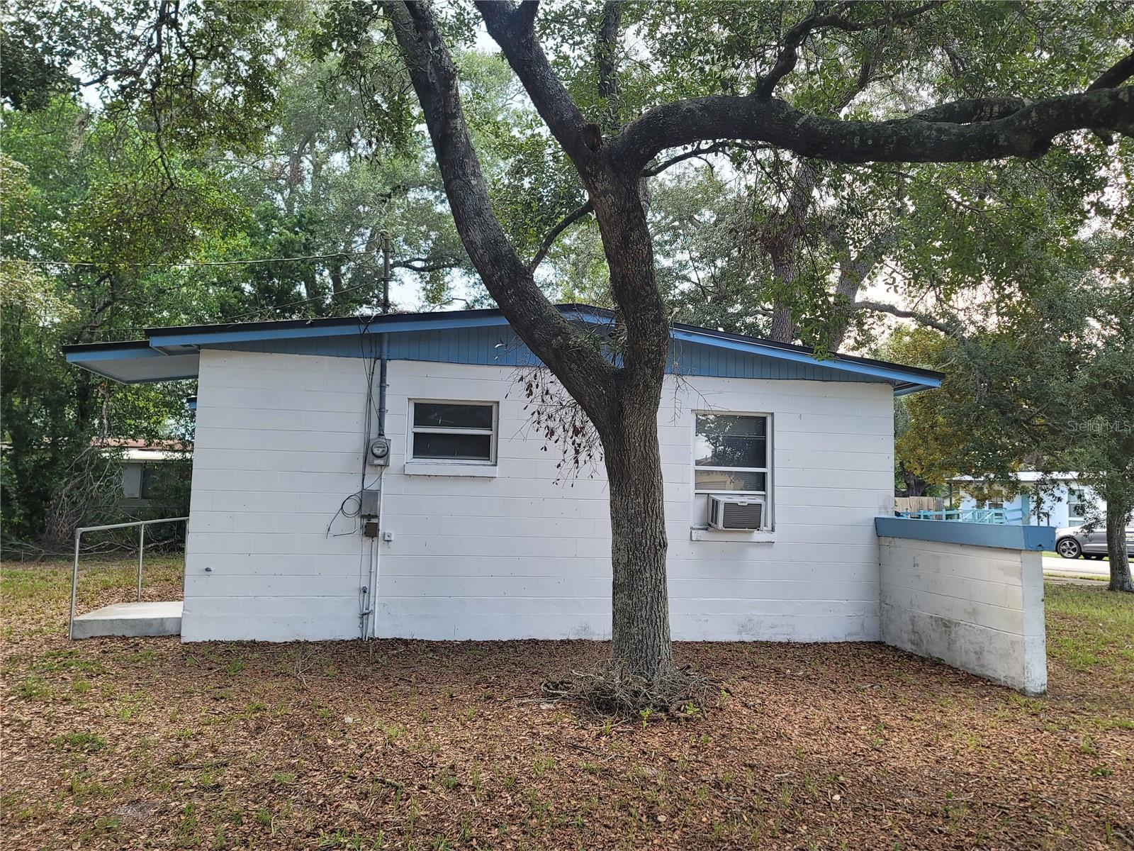 531 N WELLINGTON DR