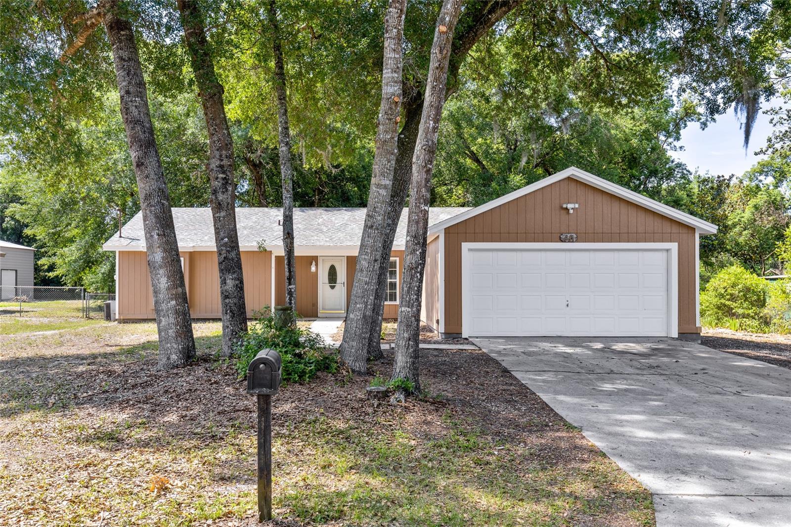 45 LAKE DR
