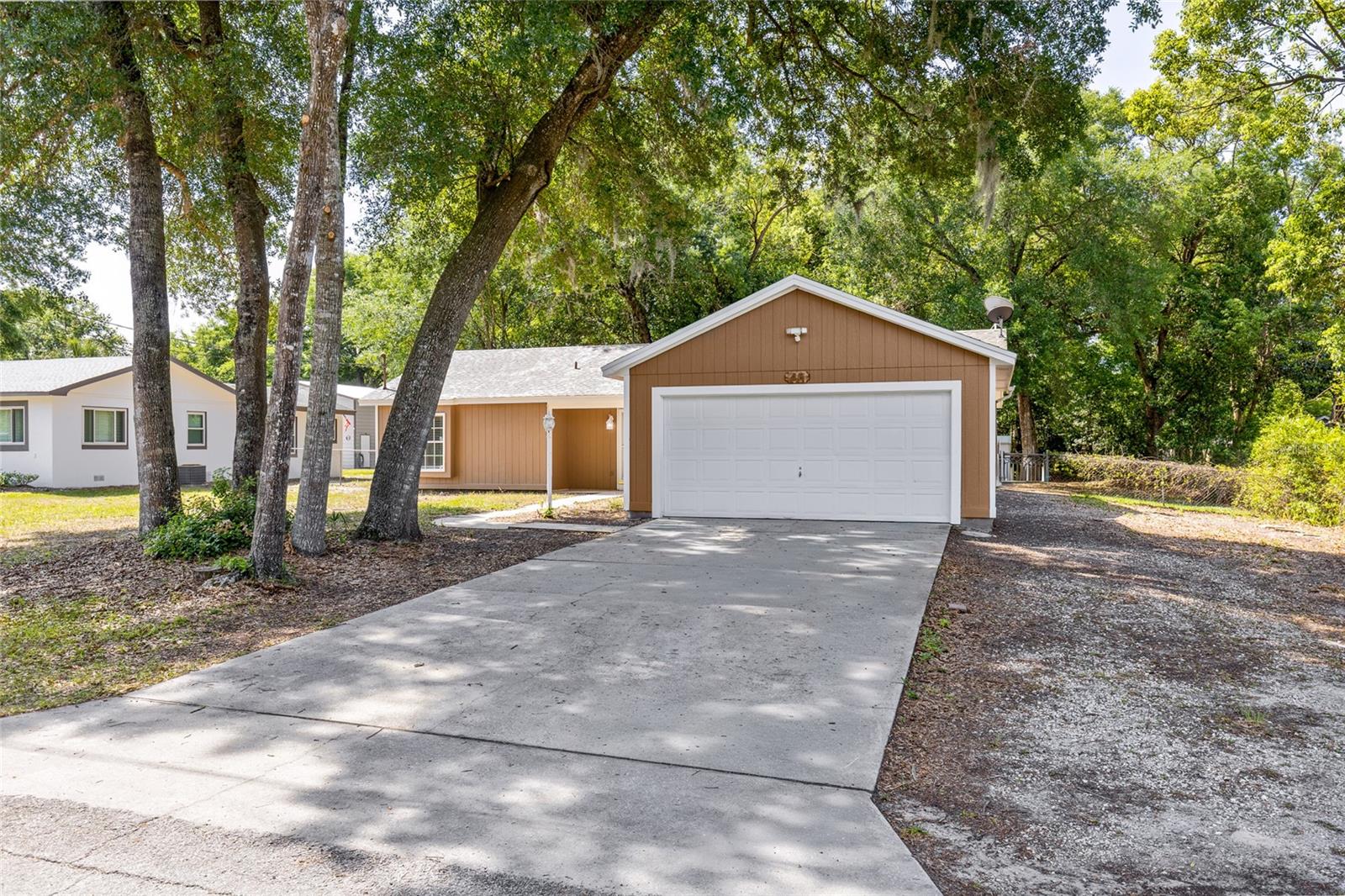 45 LAKE DR