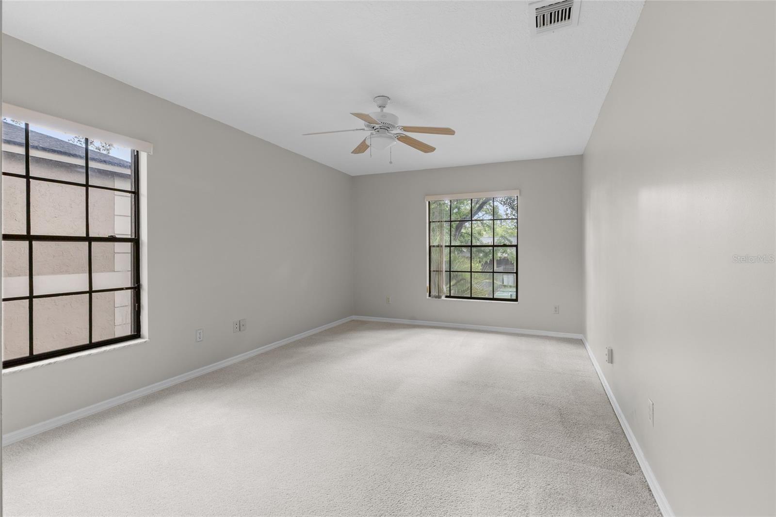 1055 KENSINGTON PARK DR #613