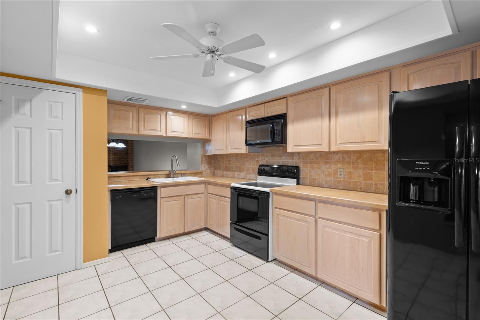 1055 KENSINGTON PARK DR #613
