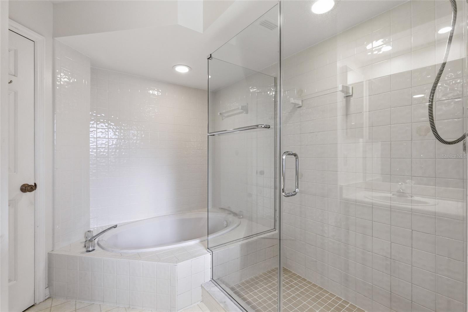 1055 KENSINGTON PARK DR #613