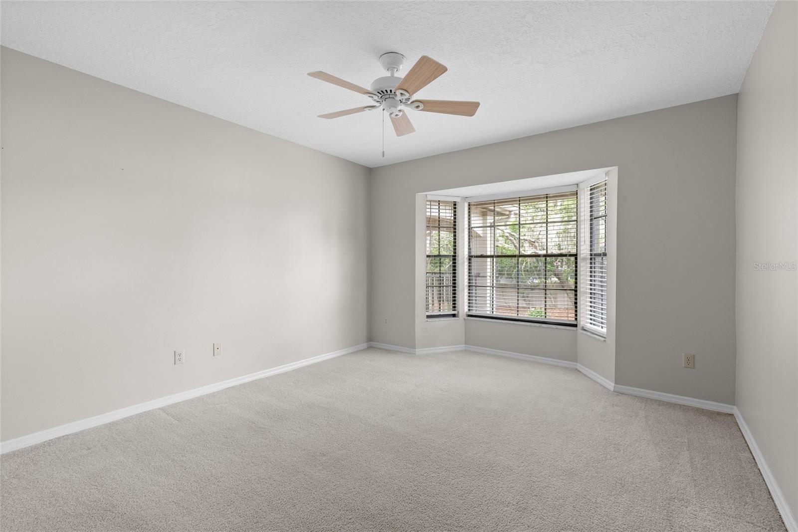 1055 KENSINGTON PARK DR #613