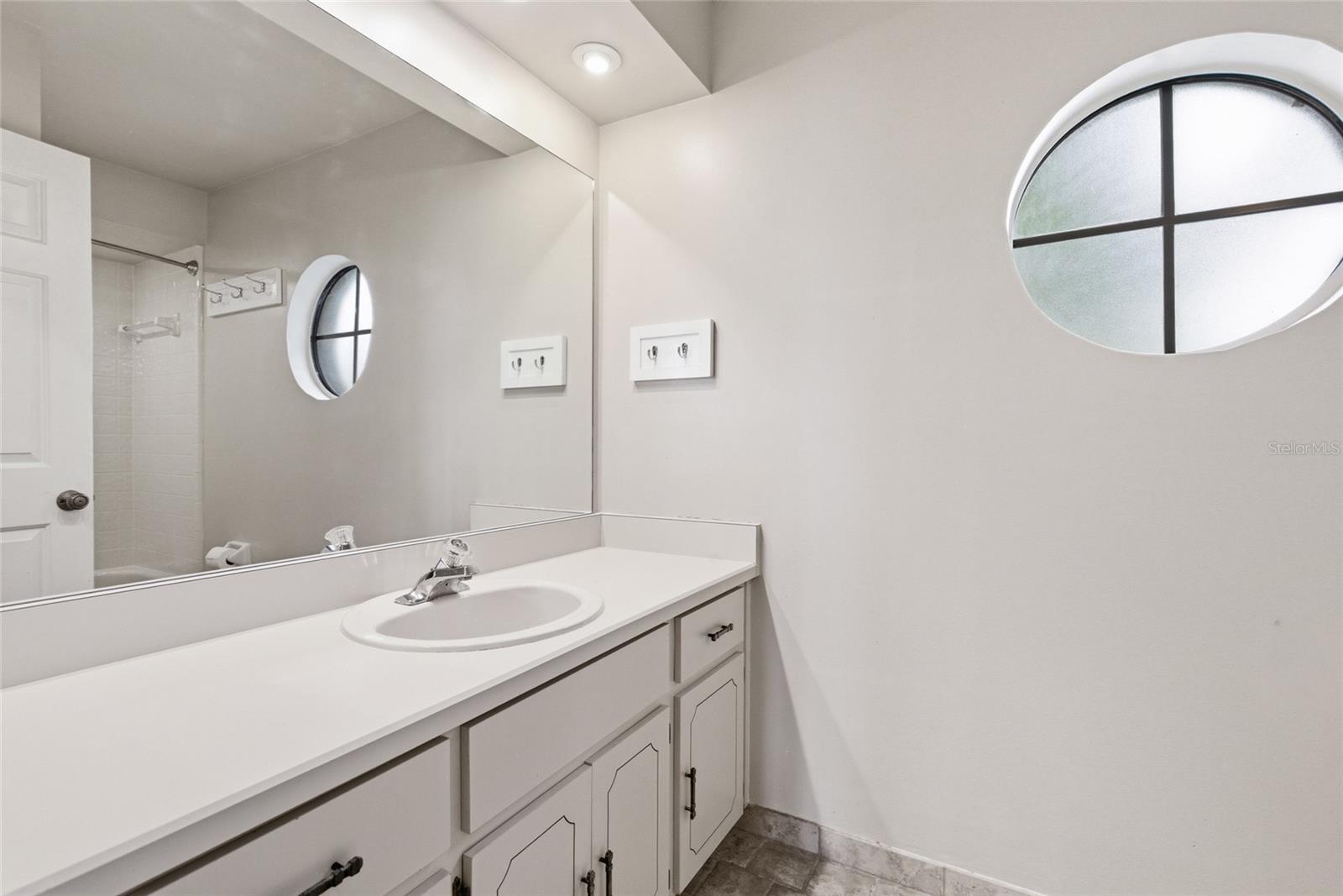 1055 KENSINGTON PARK DR #613