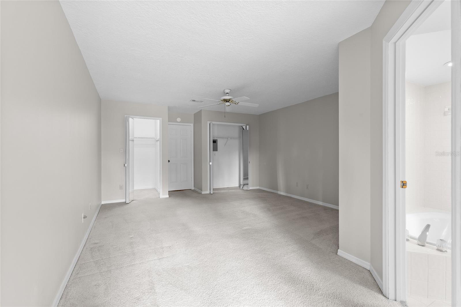 1055 KENSINGTON PARK DR #613