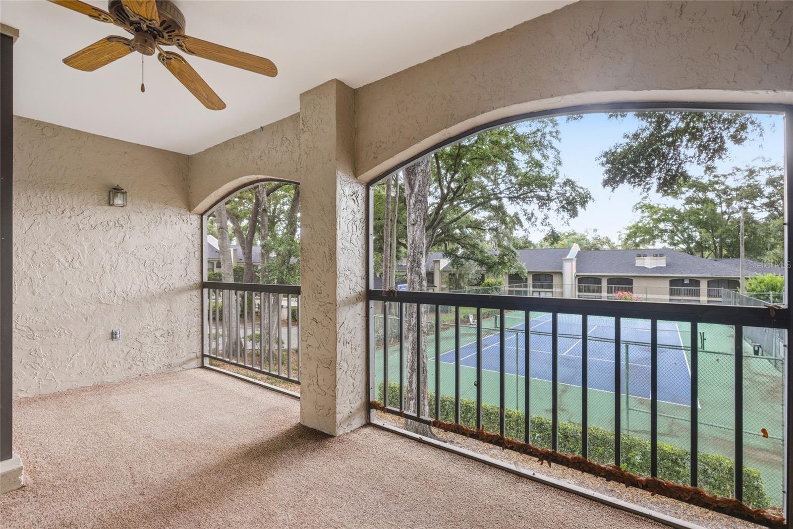 1055 KENSINGTON PARK DR #613