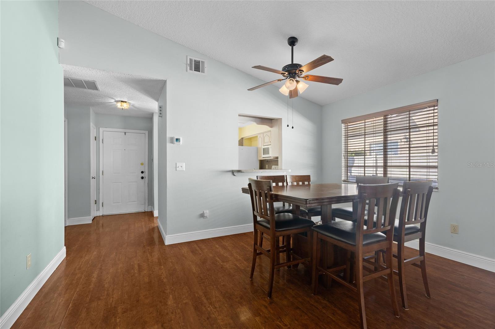 577 PORTLAND CIR