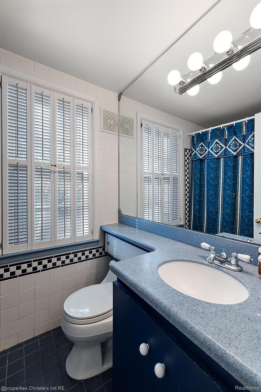 7400 JACKSON PARK Drive