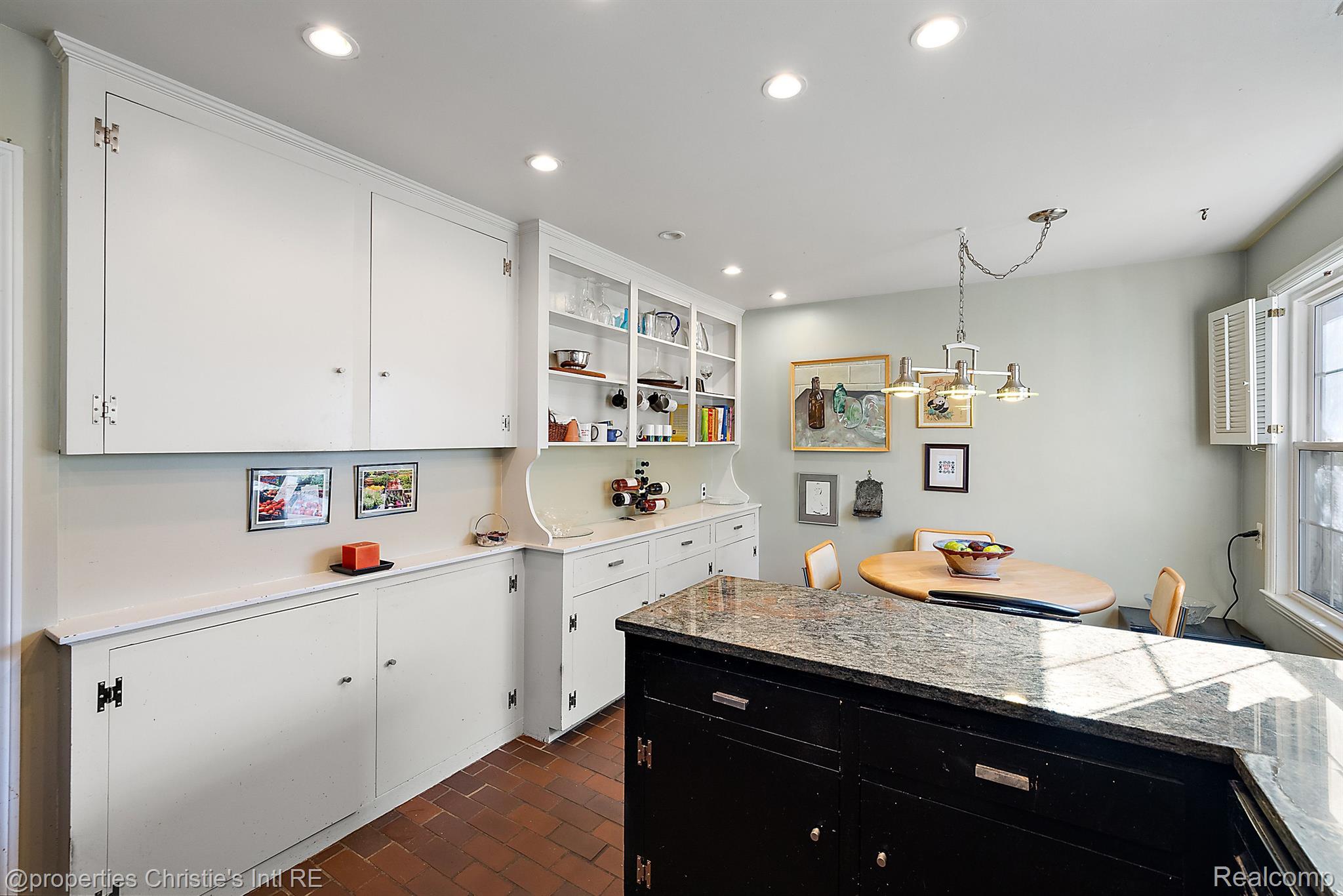 7400 JACKSON PARK Drive