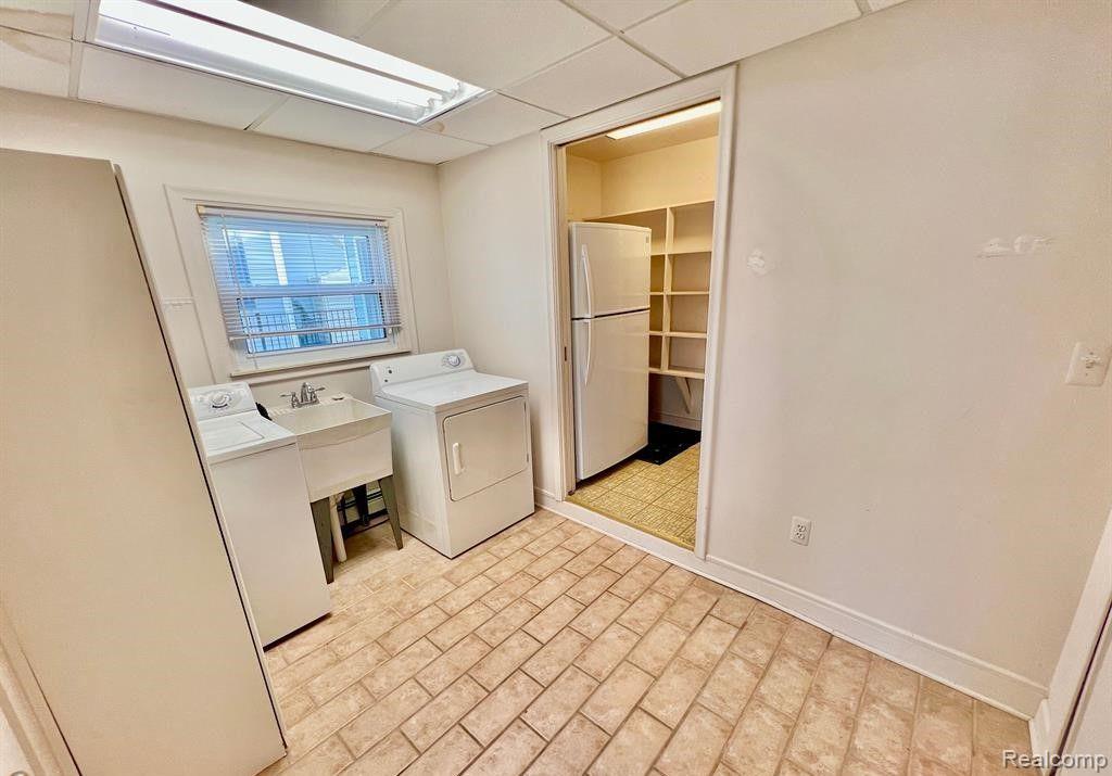 37697 MAST Court