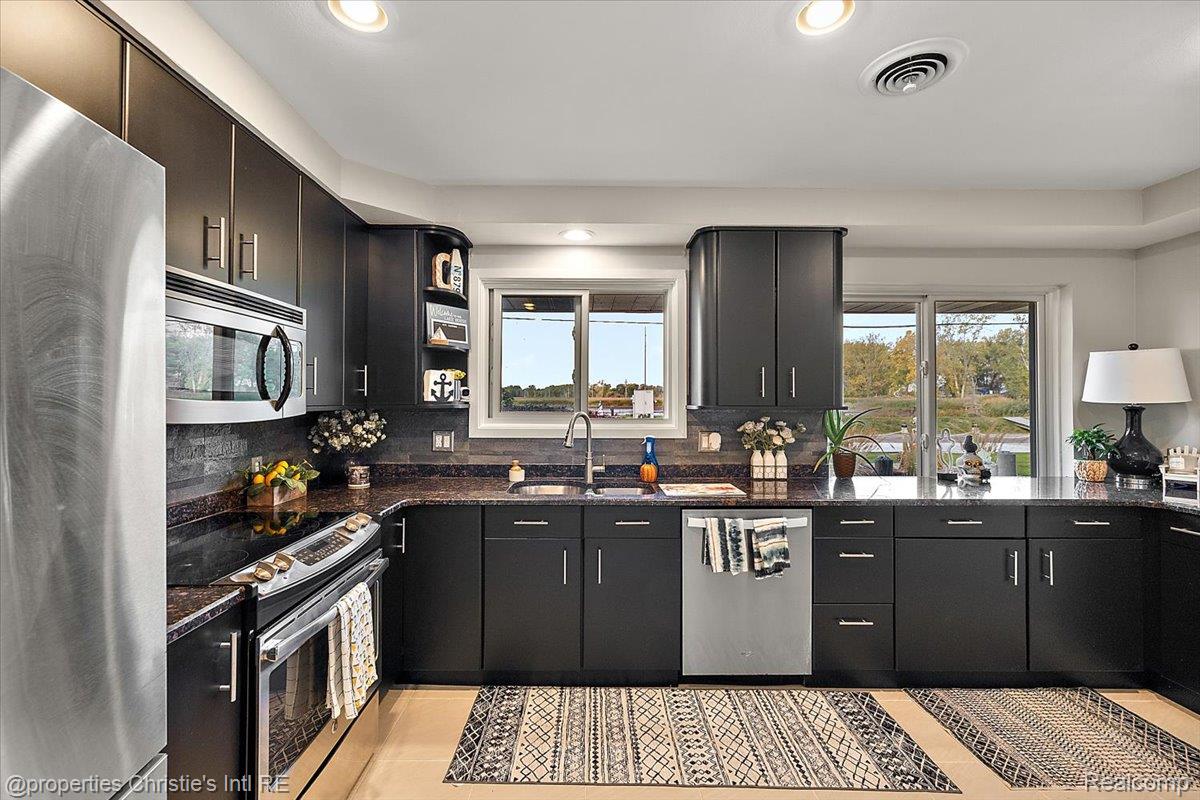 39470 Venetian Drive