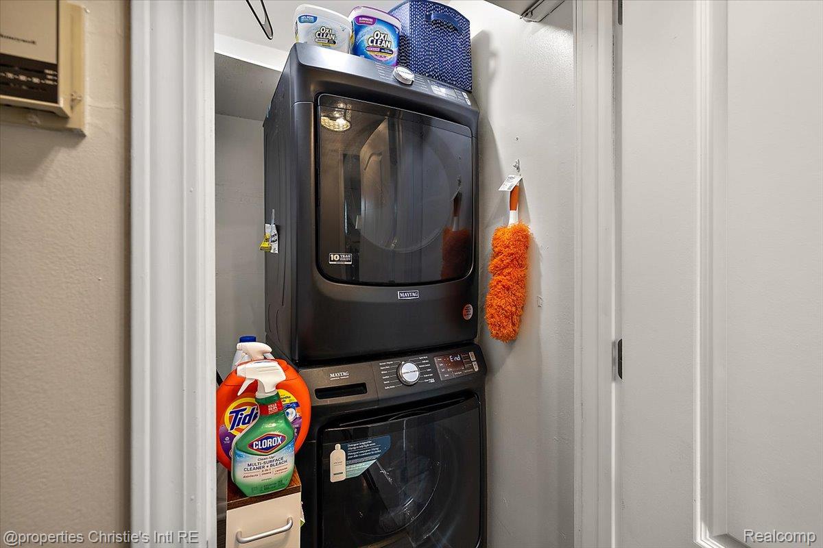 39470 Venetian Drive