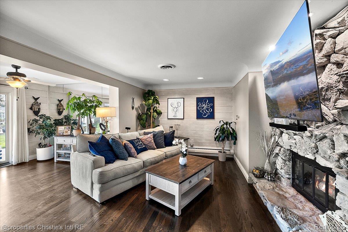 39470 Venetian Drive