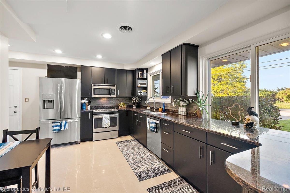 39470 Venetian Drive