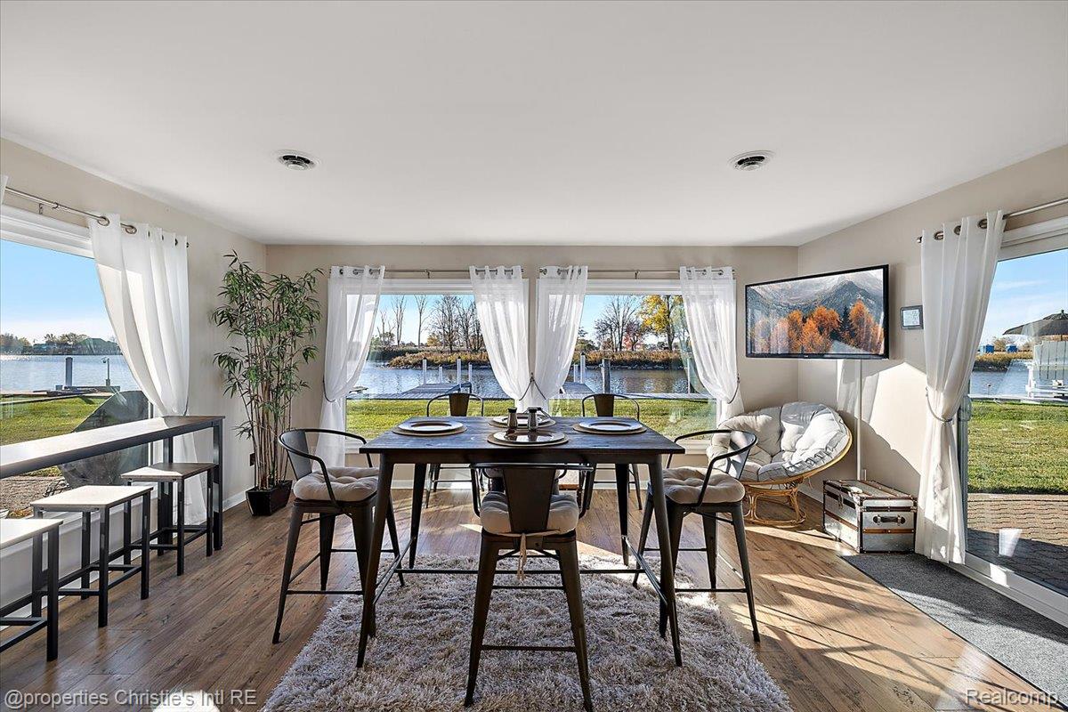 38695 Venetian Drive