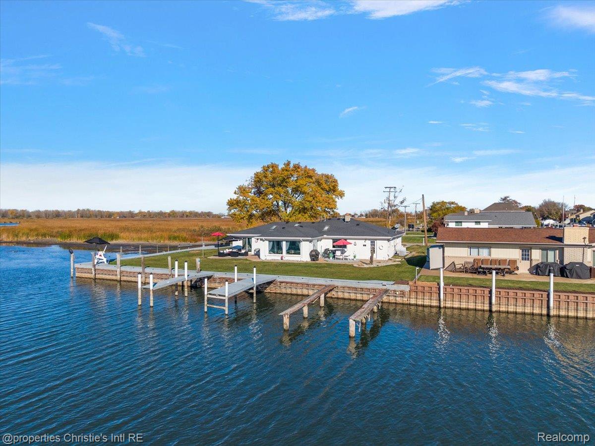 38695 Venetian Drive