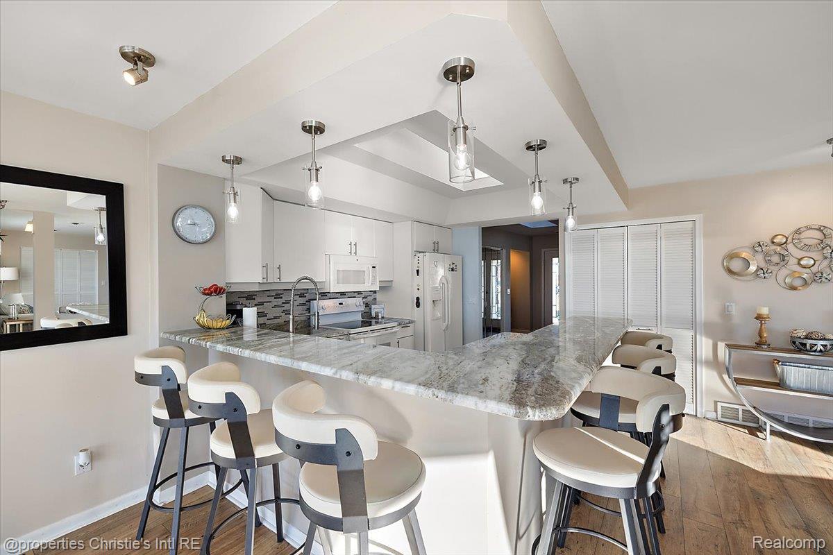 38695 Venetian Drive