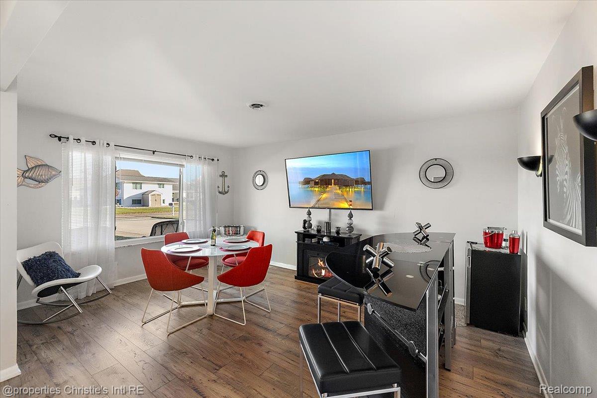 38695 Venetian Drive