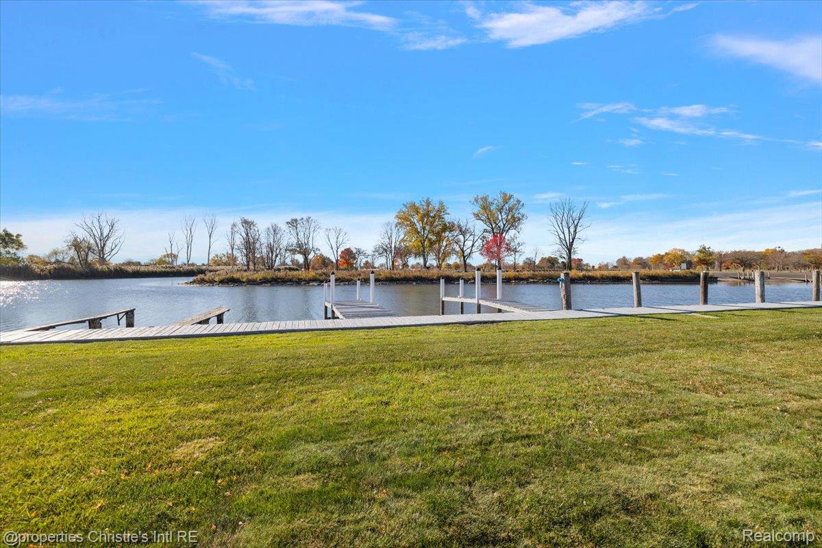 38695 Venetian Drive