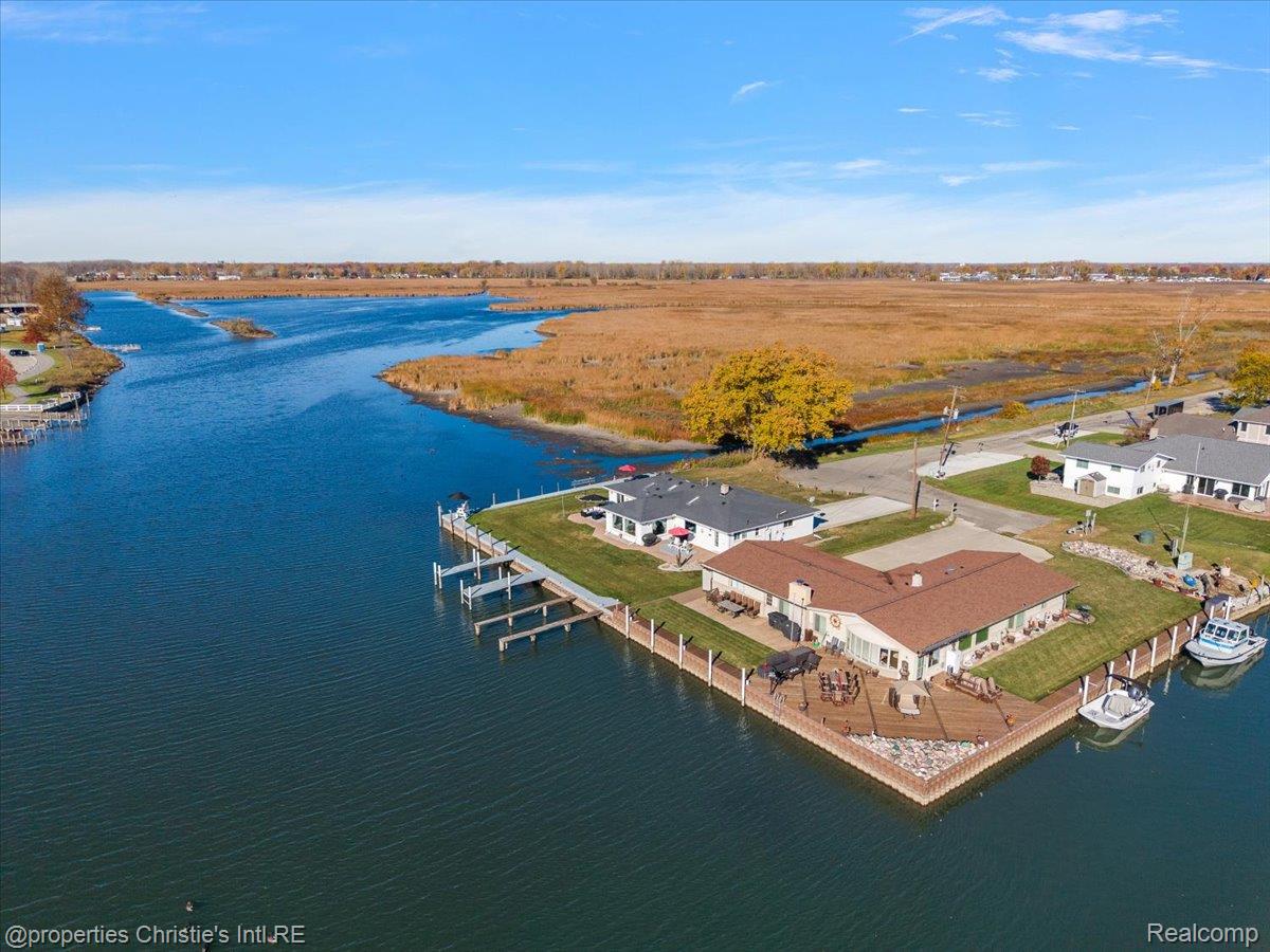 38695 Venetian Drive