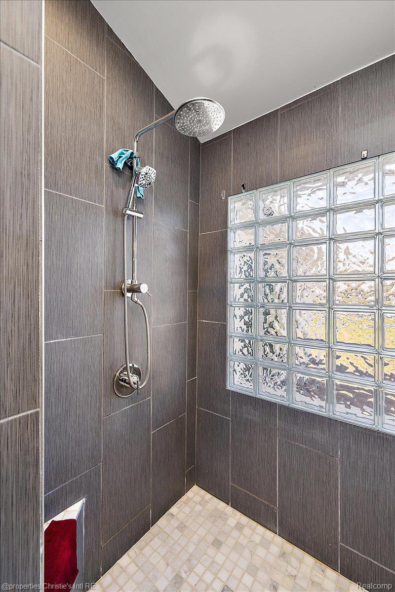 38695 Venetian Drive