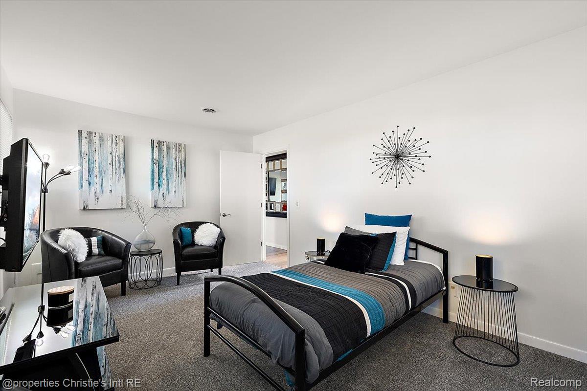 38695 Venetian Drive