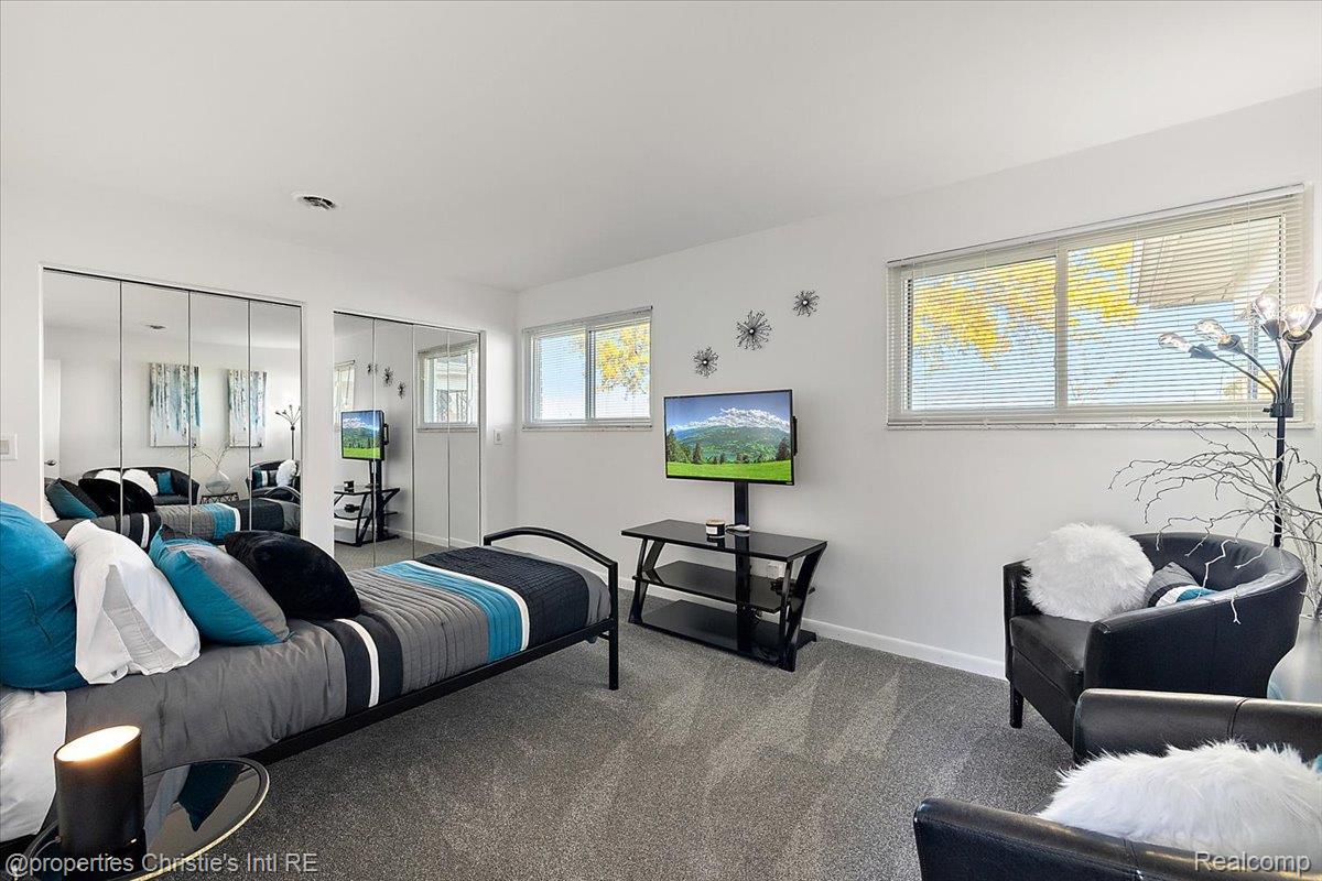 38695 Venetian Drive