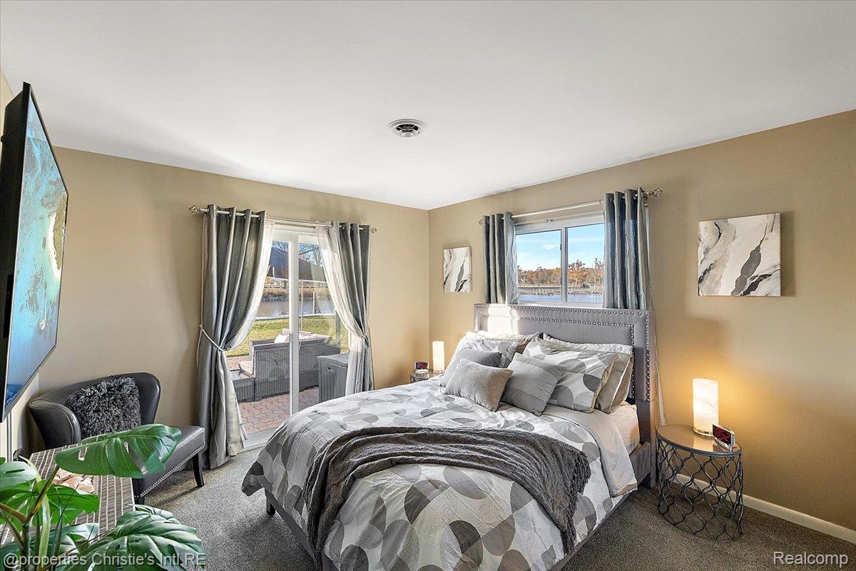 38695 Venetian Drive