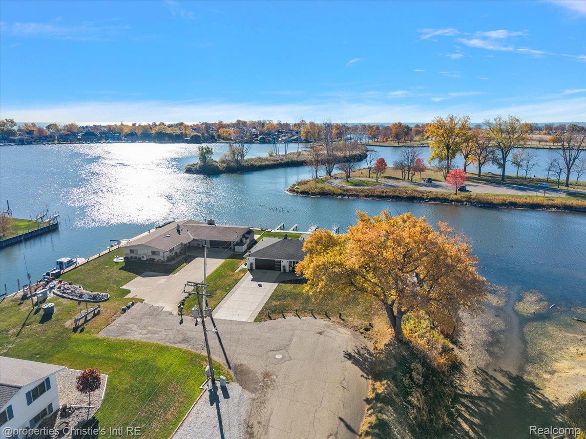 38695 Venetian Drive