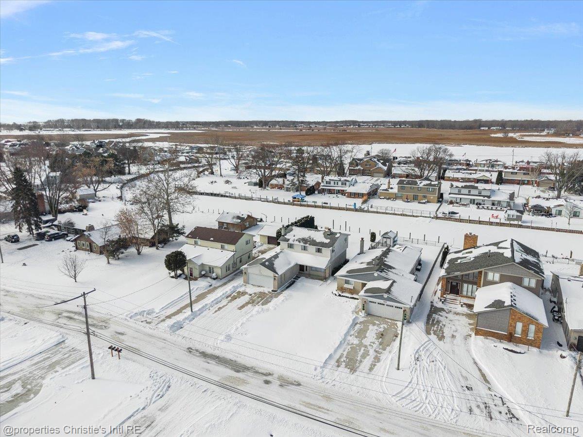 39375 E Archer Drive