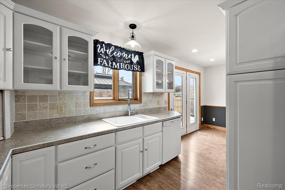 15850 Edsel Drive