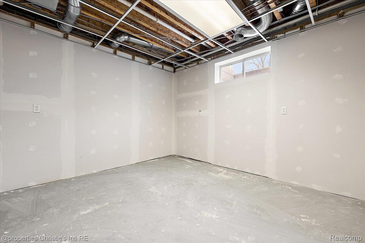 15850 Edsel Drive