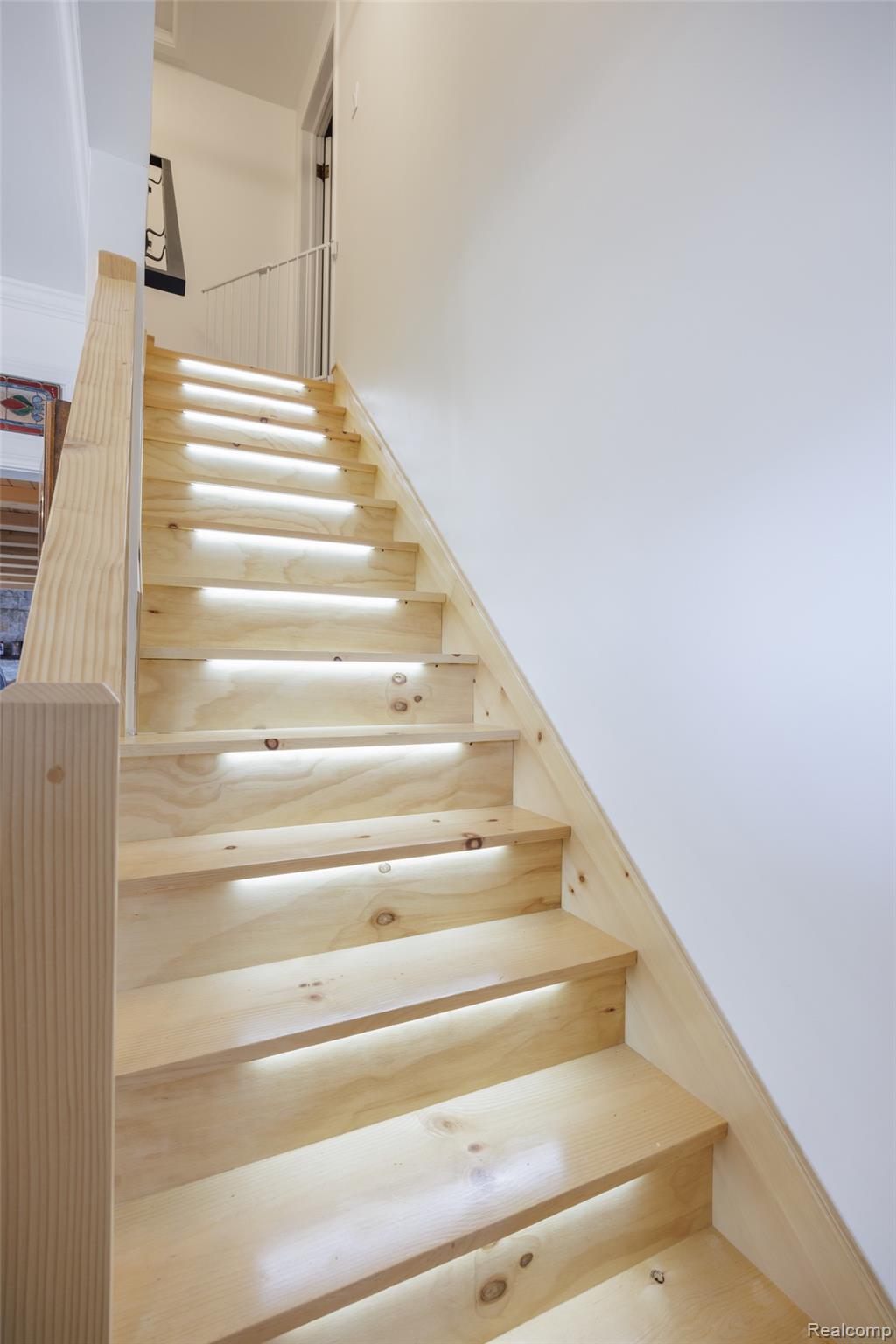 39401 Lakeshore Drive