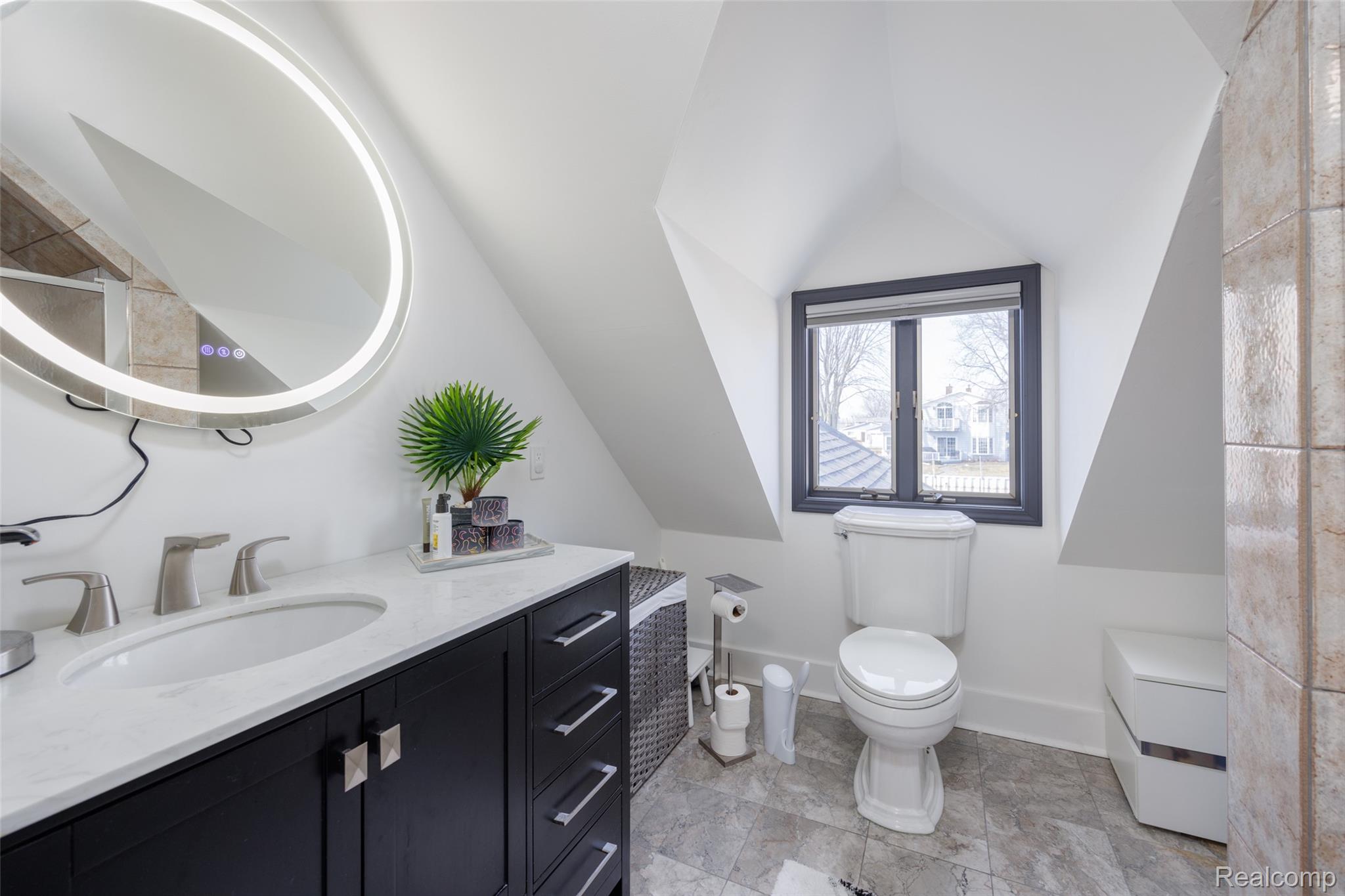 39401 Lakeshore Drive