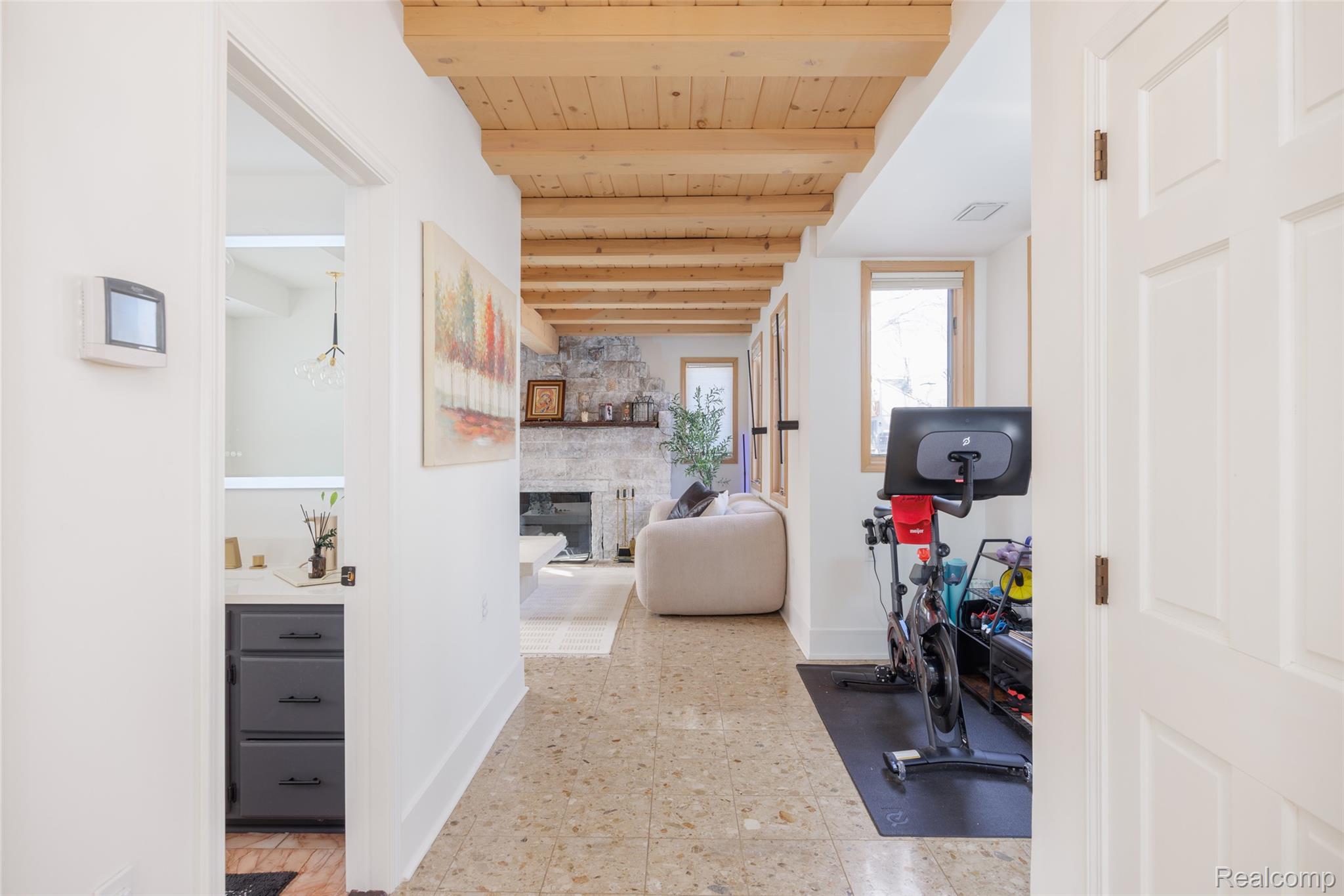 39401 Lakeshore Drive