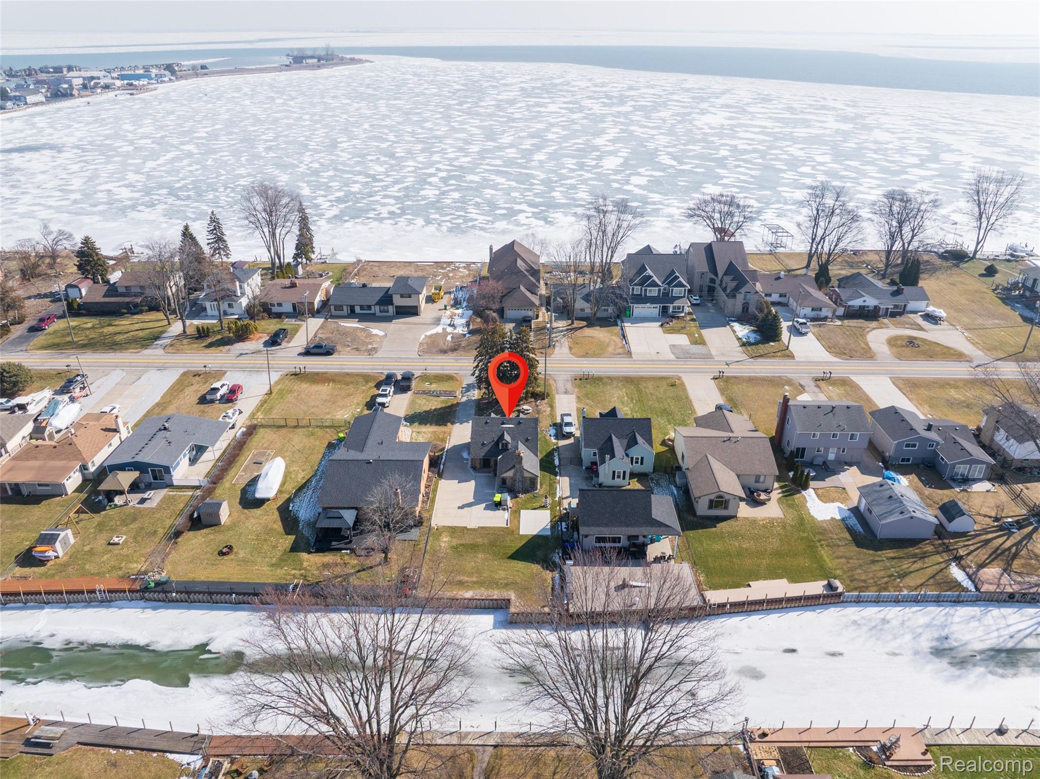 39401 Lakeshore Drive