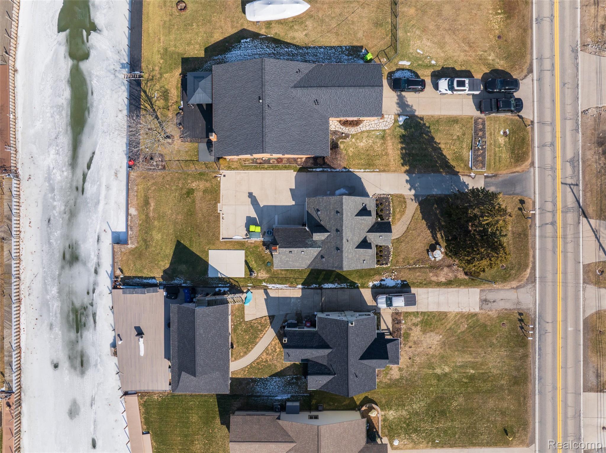 39401 Lakeshore Drive