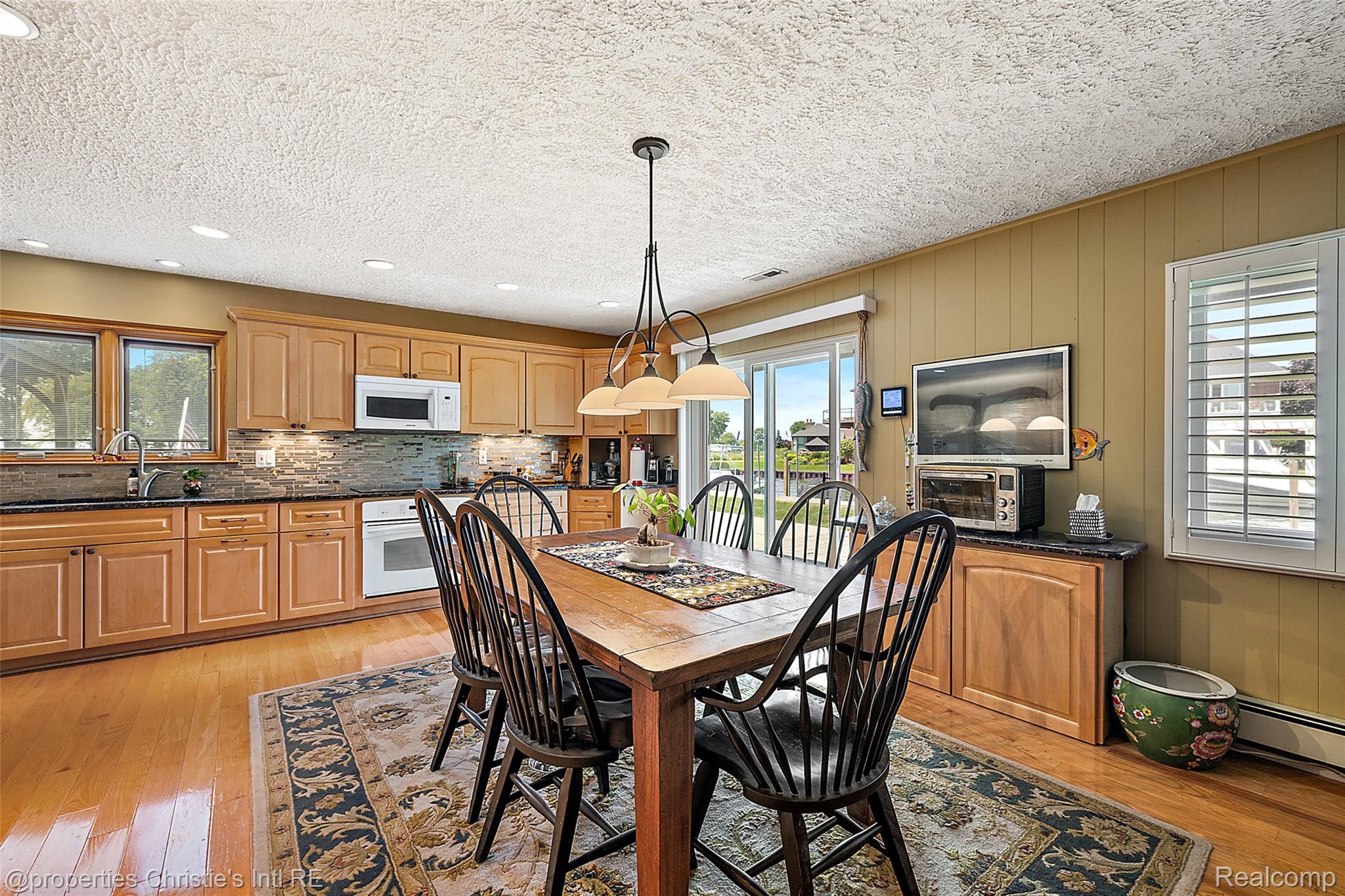 37337 LAKESHORE Drive