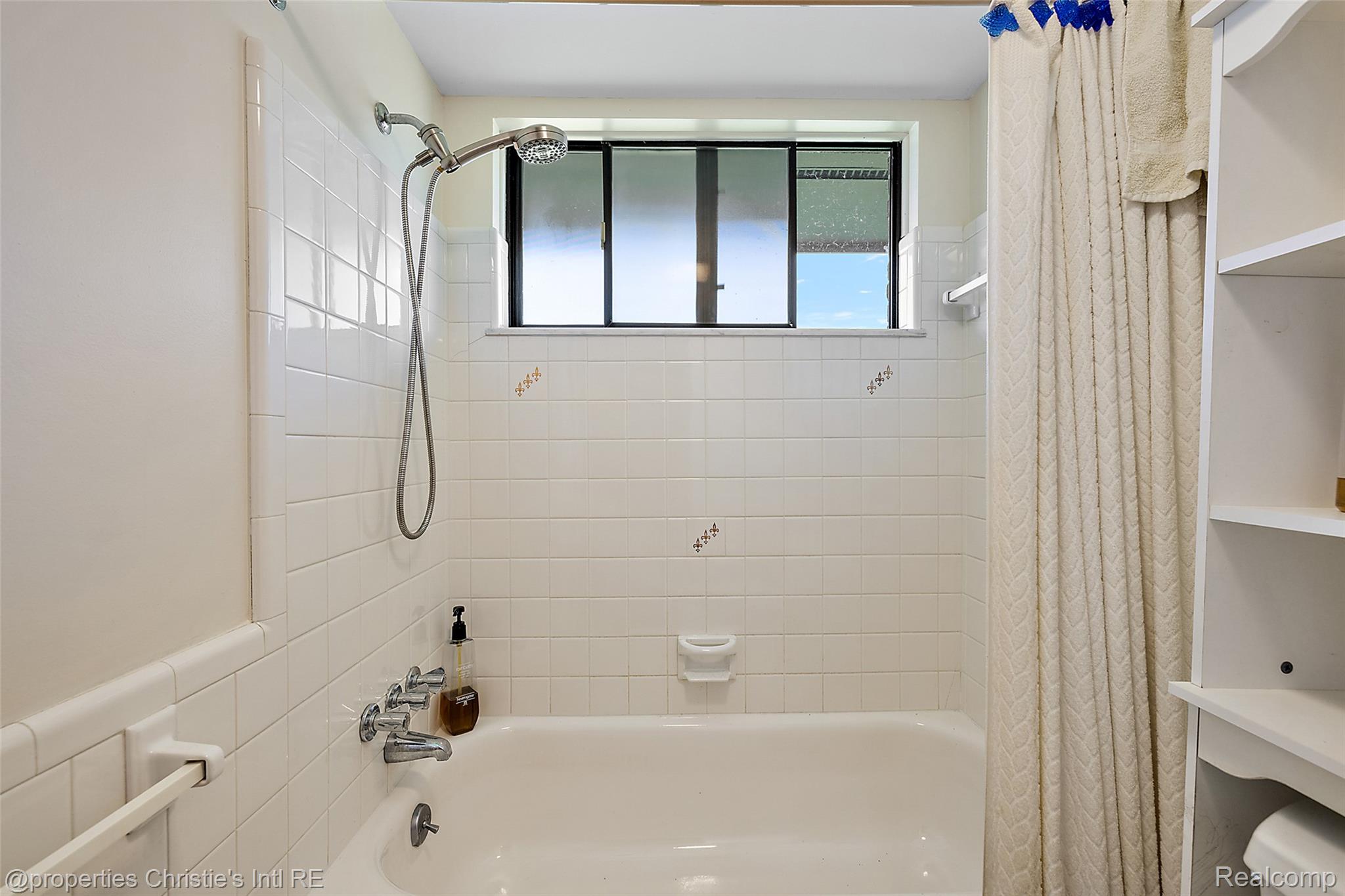 37337 LAKESHORE Drive